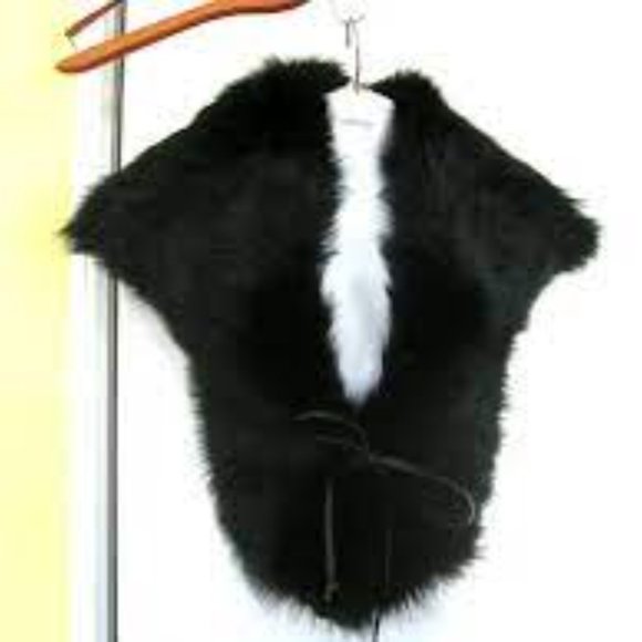 UGG Classic Sheepskin Shearling Shrug - Picture 2 of 3